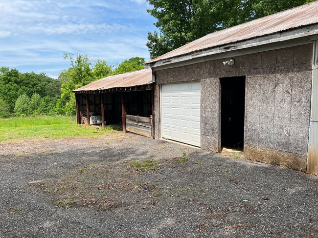 Building Photo - Beautiful home located in Powhatan