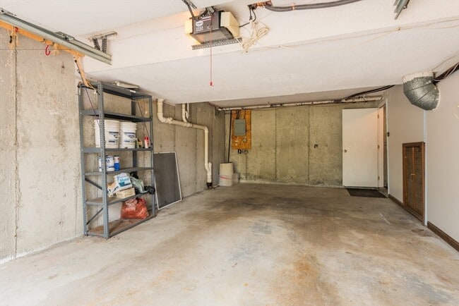 Building Photo - 126 Willard St