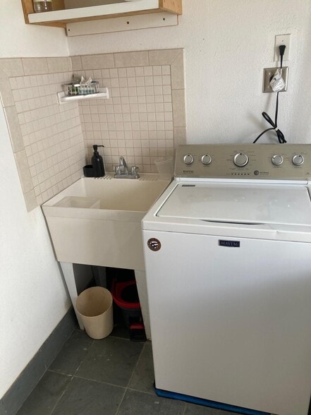 Building Photo - 3535 Maluhia St