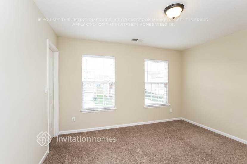 Building Photo - 16411 Austringer Pl