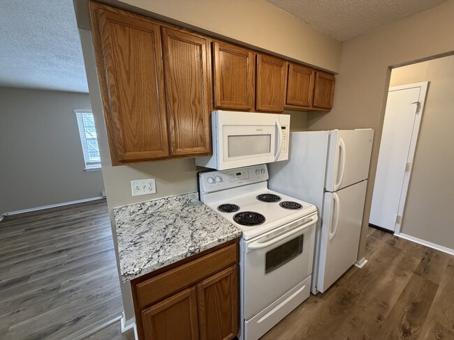 Building Photo - 6517 Cornwall Ct