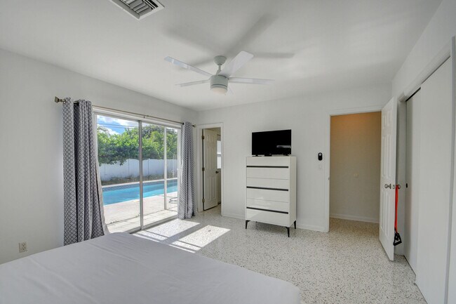 Building Photo - 1171 Bimini Ln