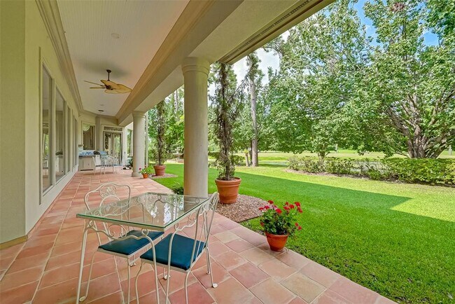 Building Photo - 16810 Southern Oaks Dr