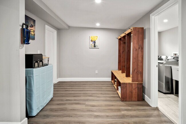 Building Photo - 4 Bed | 2.5 Bath Home in Spring Valley with Detached Office Suite!