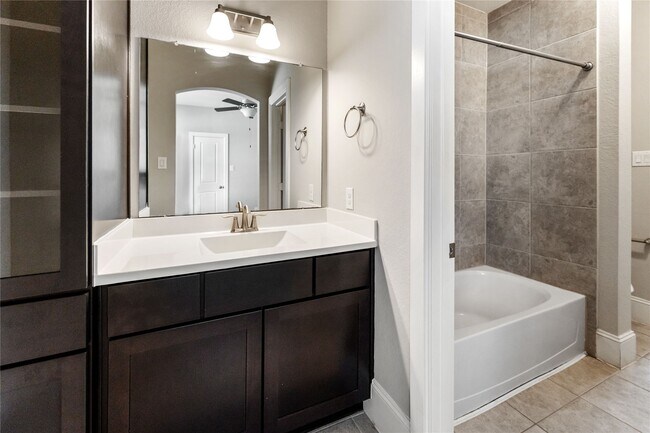 Building Photo - 2720 Church Wood Dr