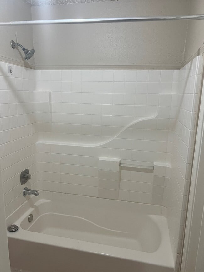 Building Photo - 5115 Autumn Forest Dr