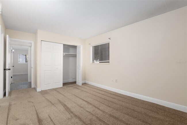Building Photo - 1727 NE 36th Ave