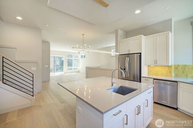 Building Photo - 4Bd/3.25Ba Issaquah House