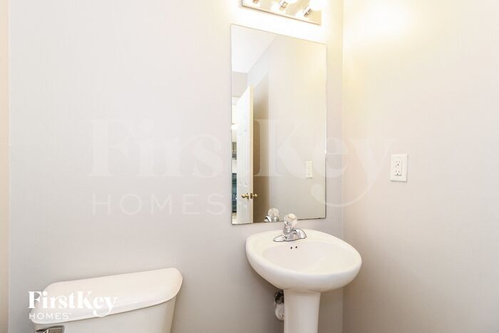 Building Photo - 10045 Branley Oak Dr