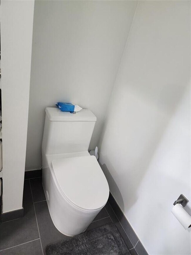 Building Photo - 9700 SW 16th Ct