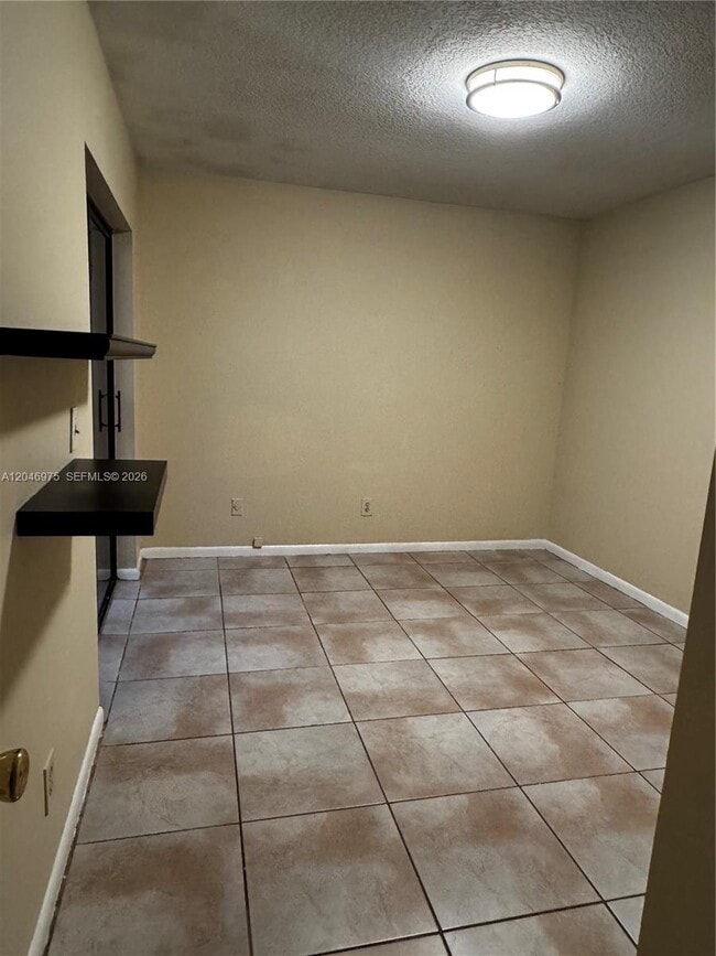 Building Photo - 951 SW 109th Ave