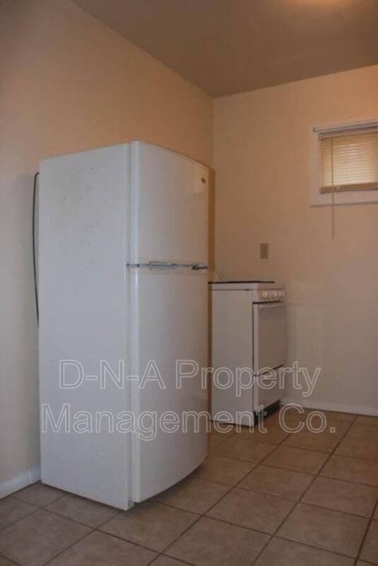 Building Photo - 106 3rd St
