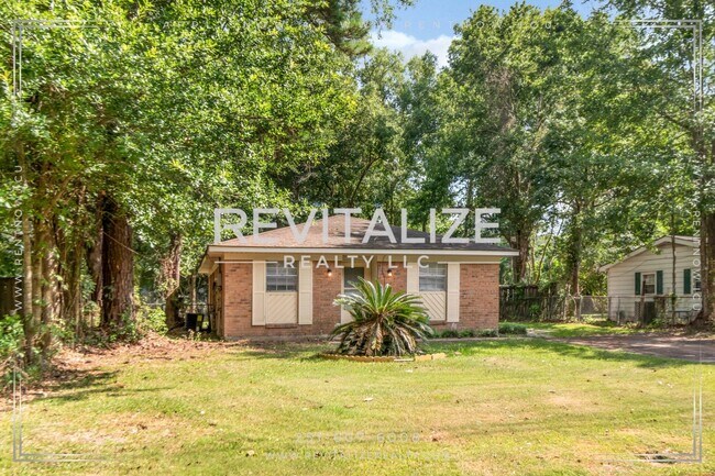 Building Photo - 3 Bedroom Bungalow in Mobile