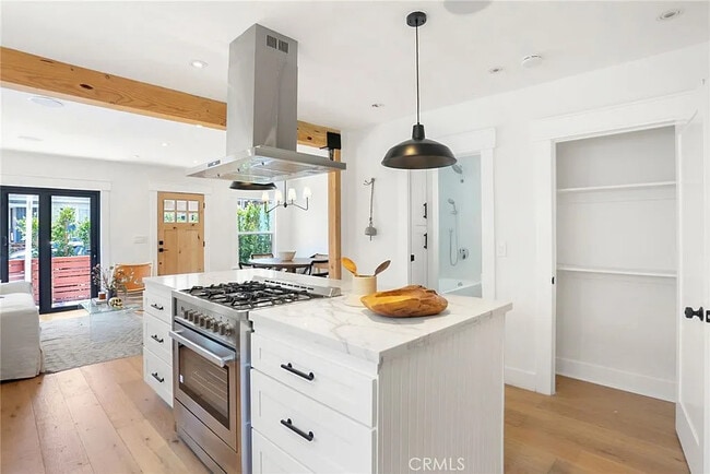 Building Photo - 3816 Goldwyn Terrace