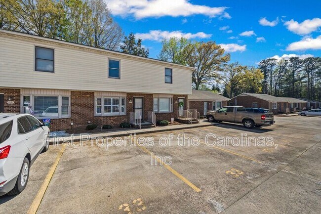 Building Photo - 1933 Ebenezer Rd