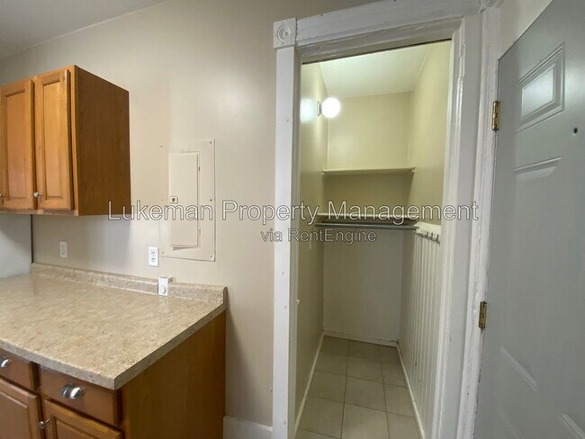 Building Photo - 525 Minor