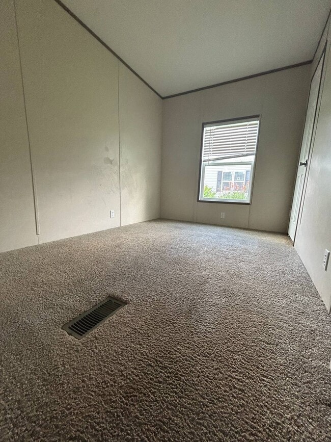 Building Photo - 575 Payne Creek Est