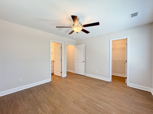 Building Photo - 102 Skye Dr