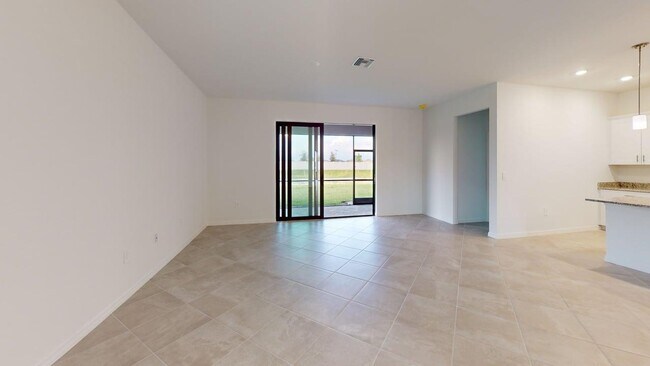 Building Photo - 1548 Sandlewood Cir