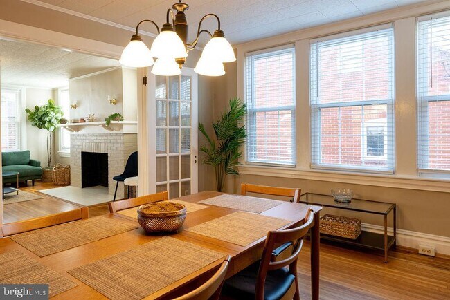 Building Photo - 313 Frederick St