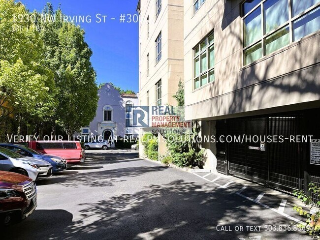 Building Photo - 1930 NW Irving St