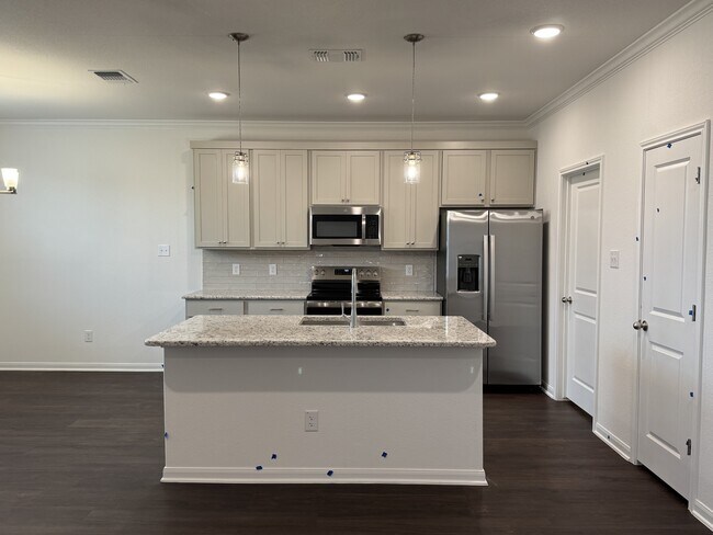 Building Photo - 8018 Timber Holw Ln
