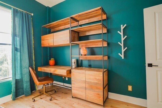 Building Photo - 384 Ralph McGill Blvd NE