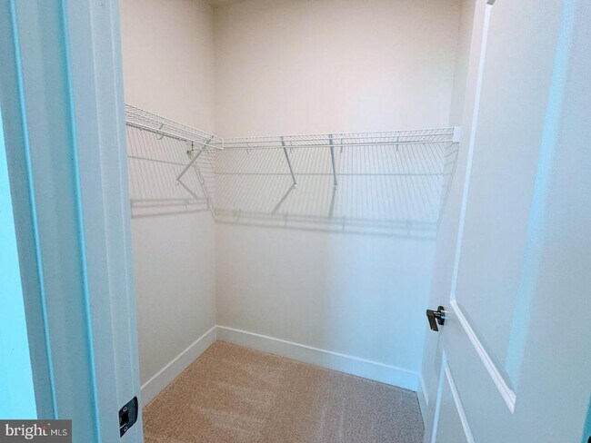 Building Photo - 122 Galaxy Pl