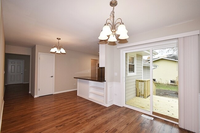 Building Photo - 1191 Meadow Ln