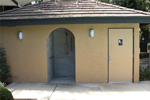 Building Photo - 3 Tulare Dr