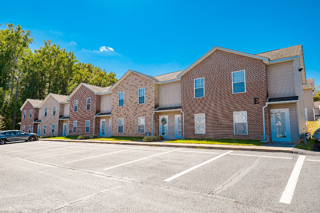 Building Photo - 1300 Franklin Turnpike