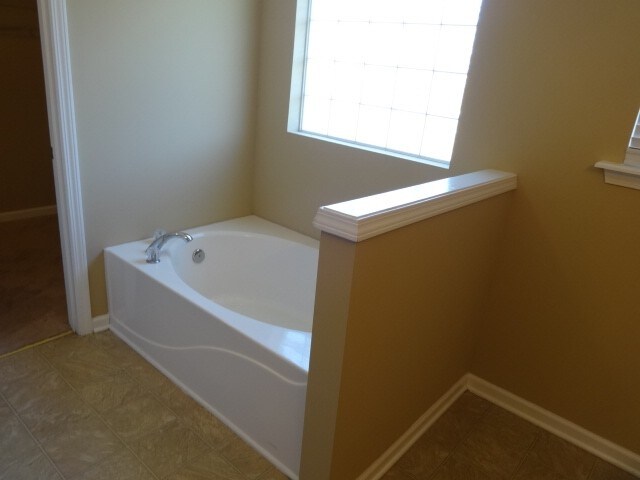 Building Photo - 7024 Legacy Dr