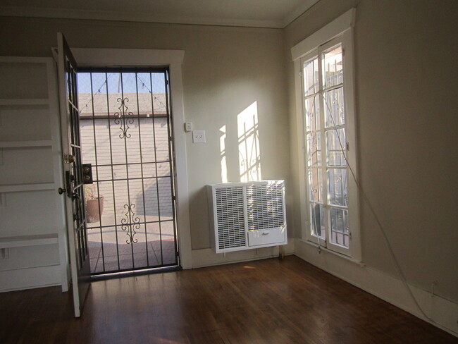 Building Photo - 1439 Laveta Ter