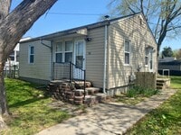 Building Photo - Quaint 2 Bedroom 1 Bathroom single family ...