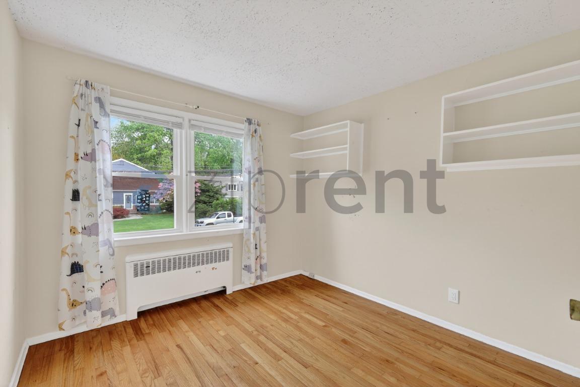 Building Photo - Unit