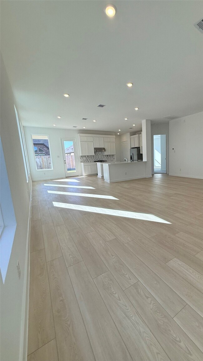 Building Photo - 31111 Riley Hts Dr