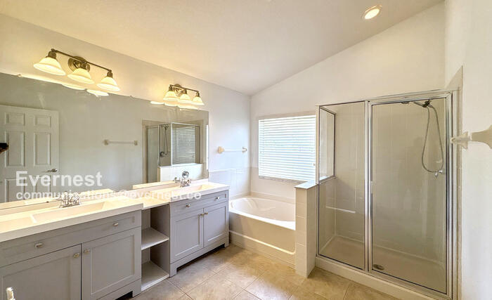 Building Photo - 692 Sea Holly Dr