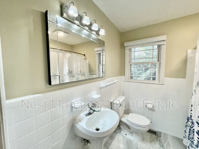 Building Photo - 5376 S Sumac Cir