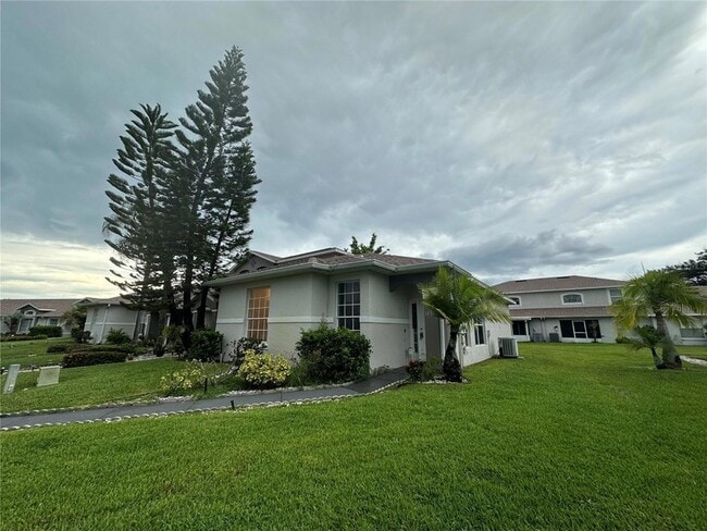 Building Photo - 14572 Laguna Beach Cir