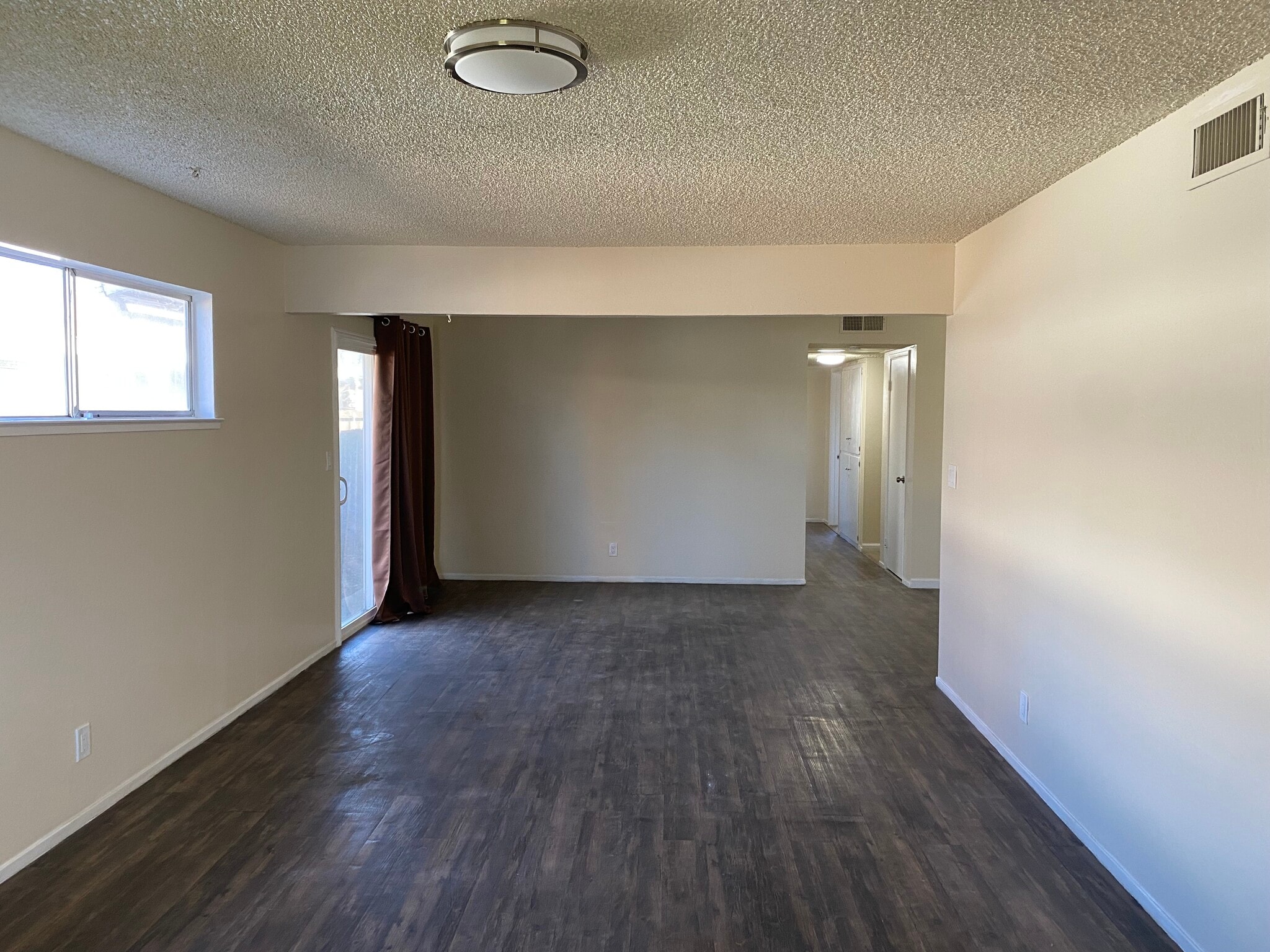 Building Photo - 2713 El Caprice Dr