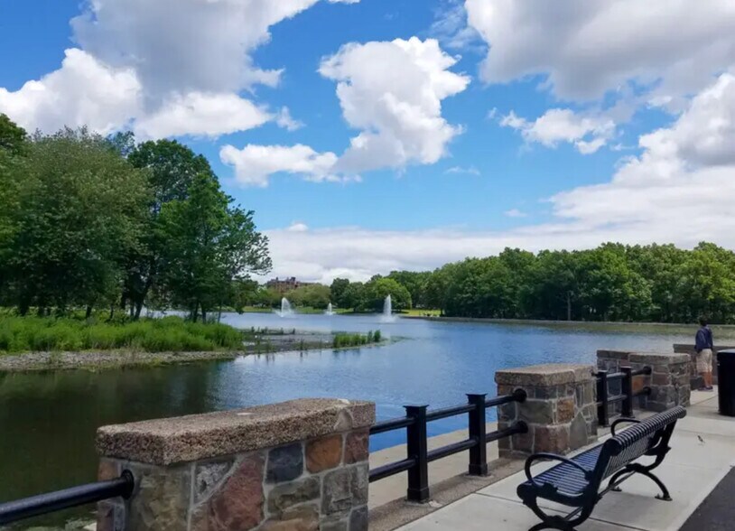 Building Photo - 226 77th St