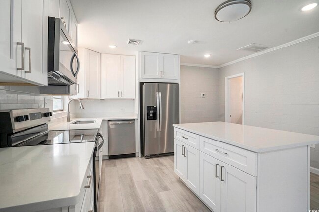 Building Photo - 1911 Madison Dr