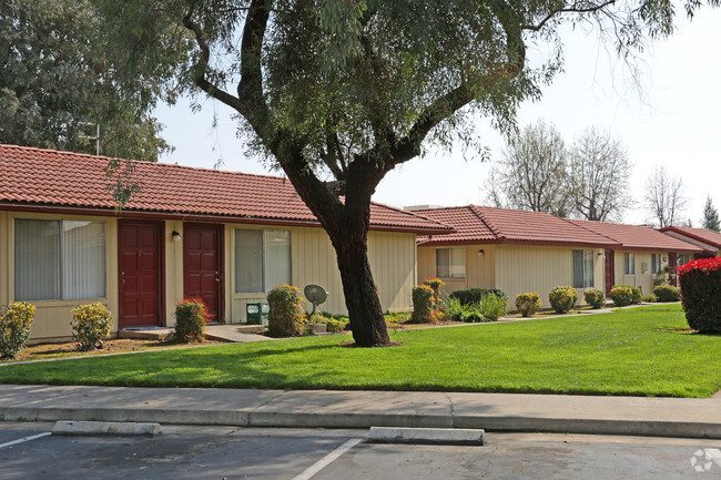 Building Photo - Country Creek Apartments