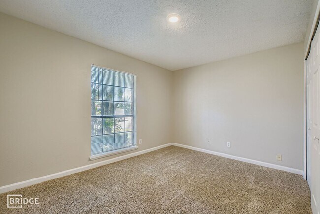 Building Photo - 9117 Fairmont Cir