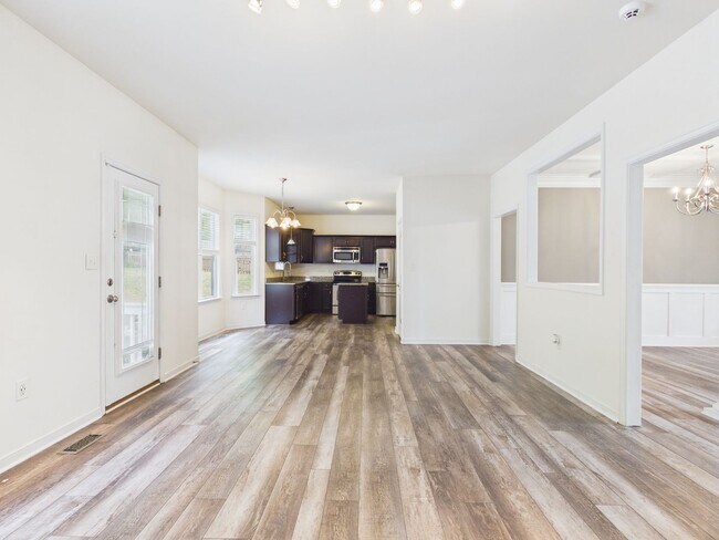 Building Photo - 3015 Chislet Dr