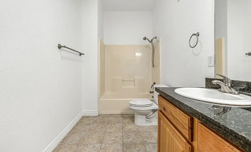 Building Photo - 1156 E St