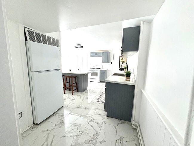 Building Photo - 14 Hackmatack St