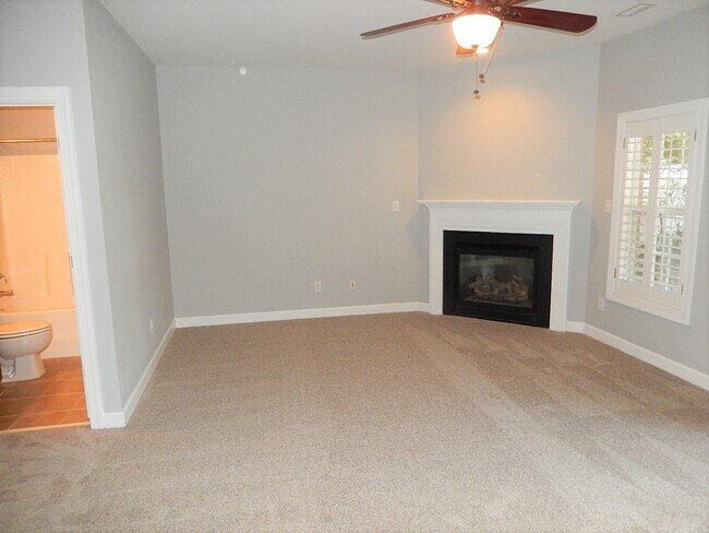 Building Photo - 2927 Imperial Oaks Dr
