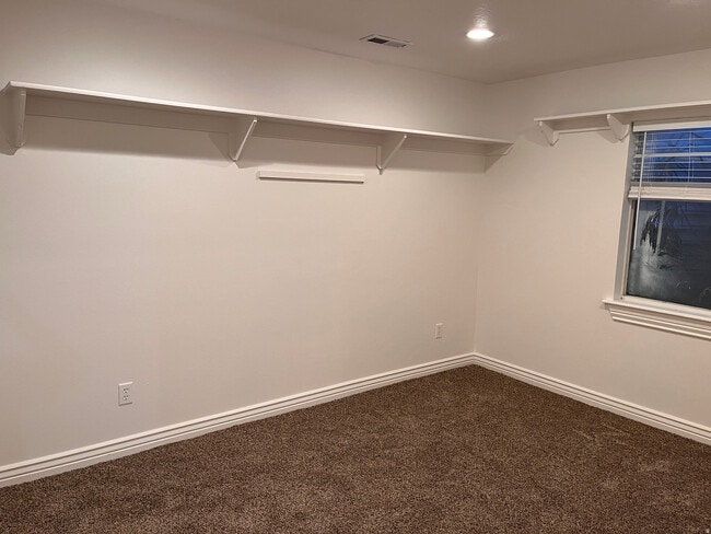 Building Photo - 845 Apple Grove Ln