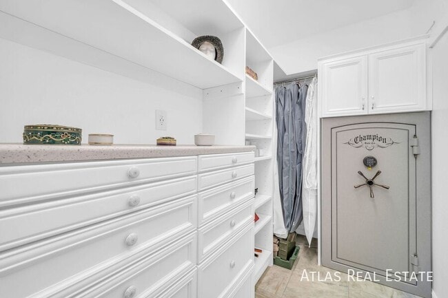 Building Photo - 16961 W Holly St